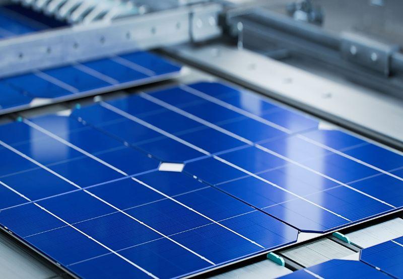 Developers, EPC Players Wary as MNRE Sticks to ALMM Solar Cells Mandate